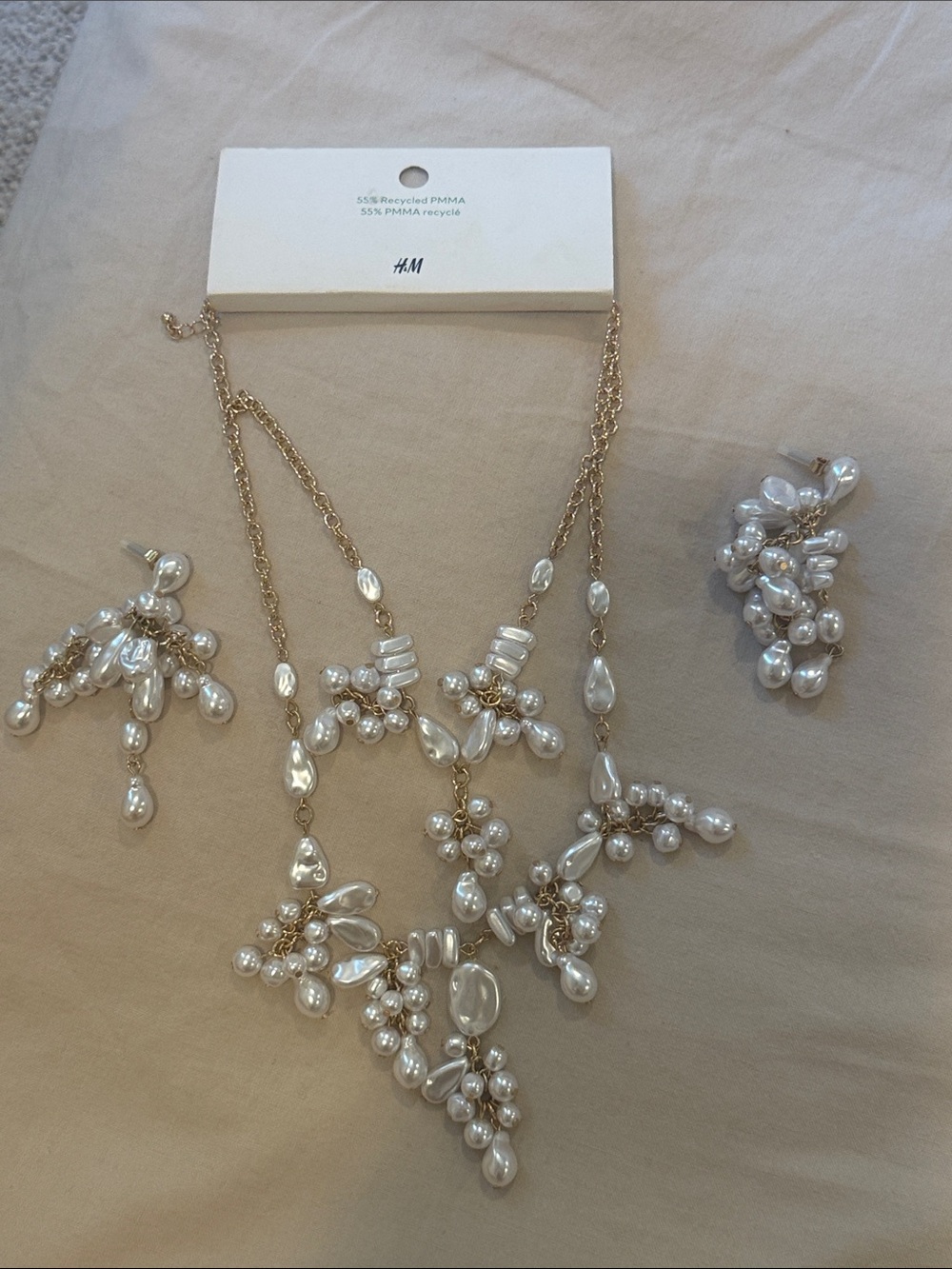 H&M Gold Tone Necklace with Clustered White Pearls